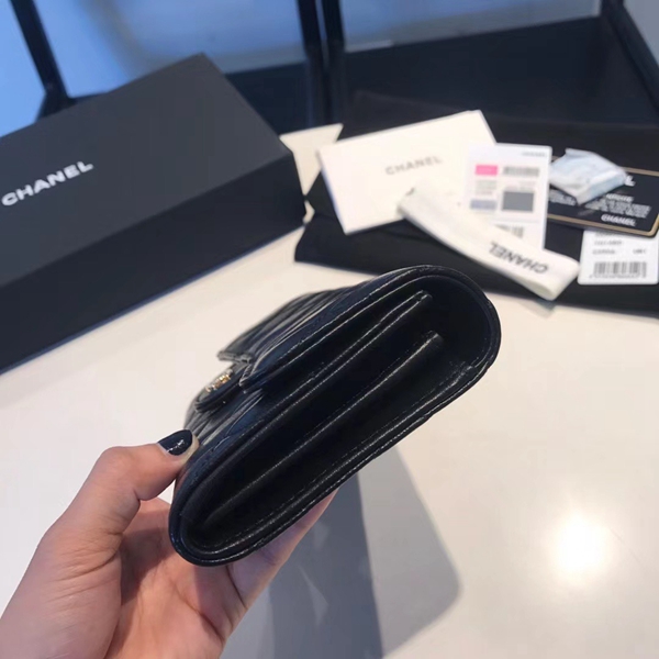 シャネル財布内部構造